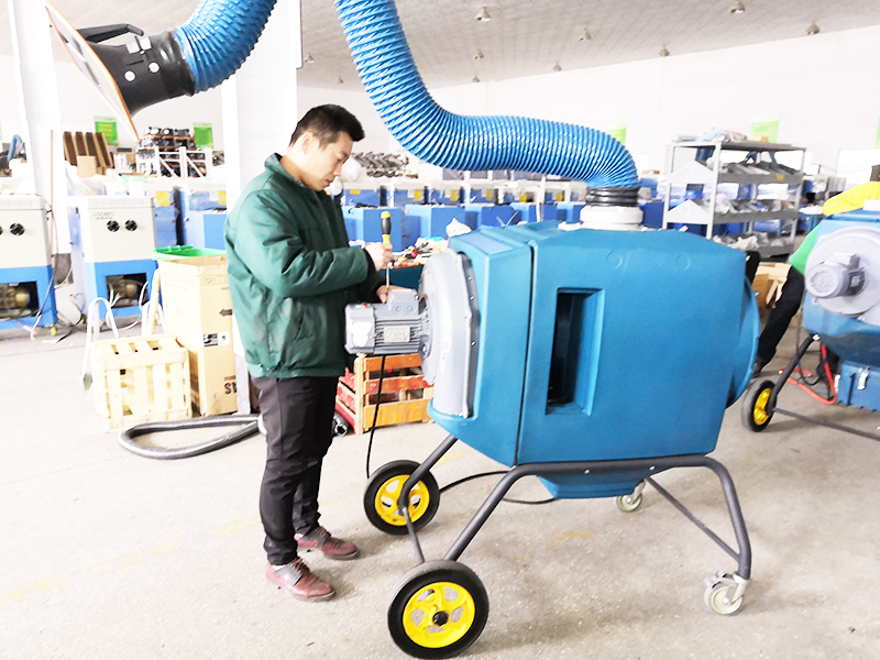 路博環保移動式焊接煙塵凈化器
