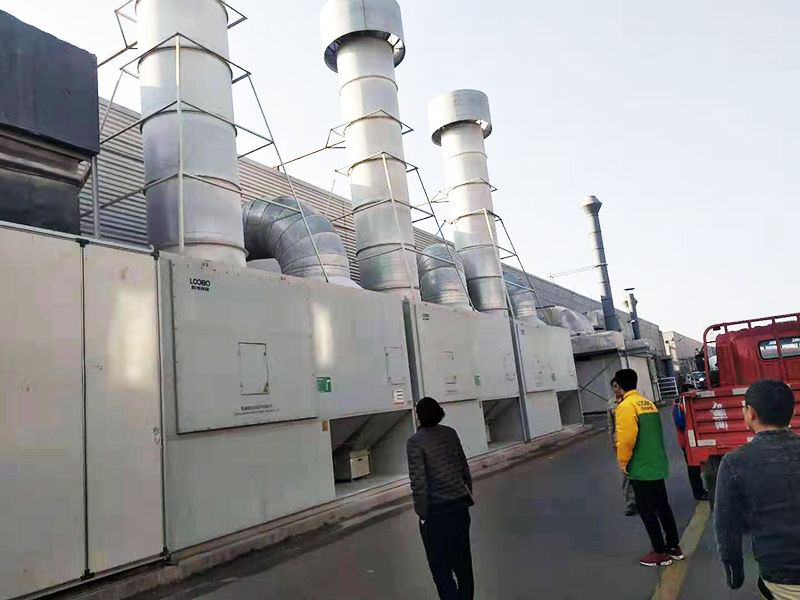 路博技術(shù)人員前往打磨除塵項目現(xiàn)場維護除塵環(huán)保設備