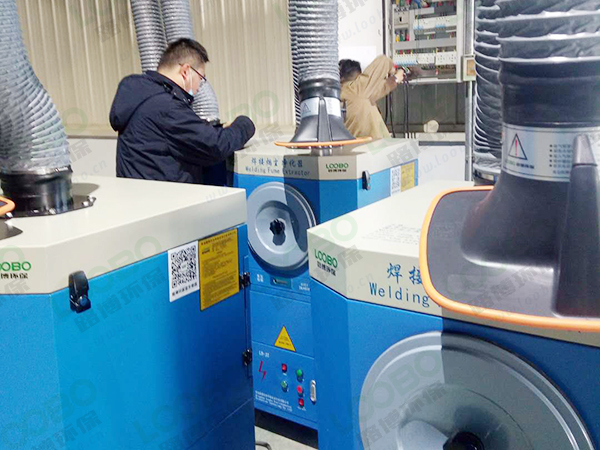 路博環保交付焊接煙塵凈化器 (3).jpg 路博環保交付焊接煙塵凈化器 (3).jpg