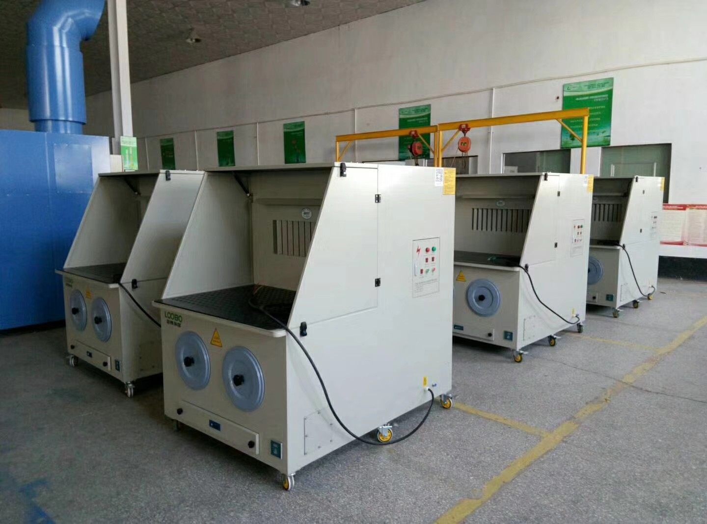 打磨除塵工作臺:提升生產效率與工人健康的雙重保障.jpg 打磨除塵工作臺:提升生產效率與工人健康的雙重保障.jpg